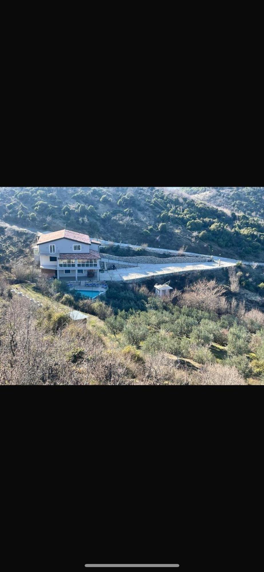 Apartament Qyteza & *